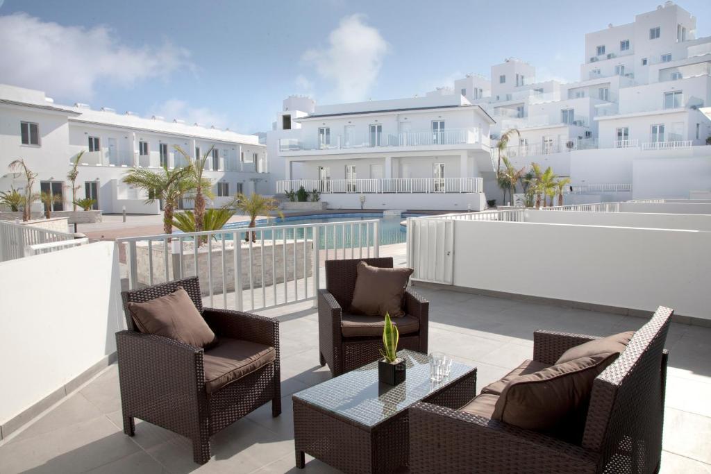High View Gardens Aparthotel Mazotos Room photo